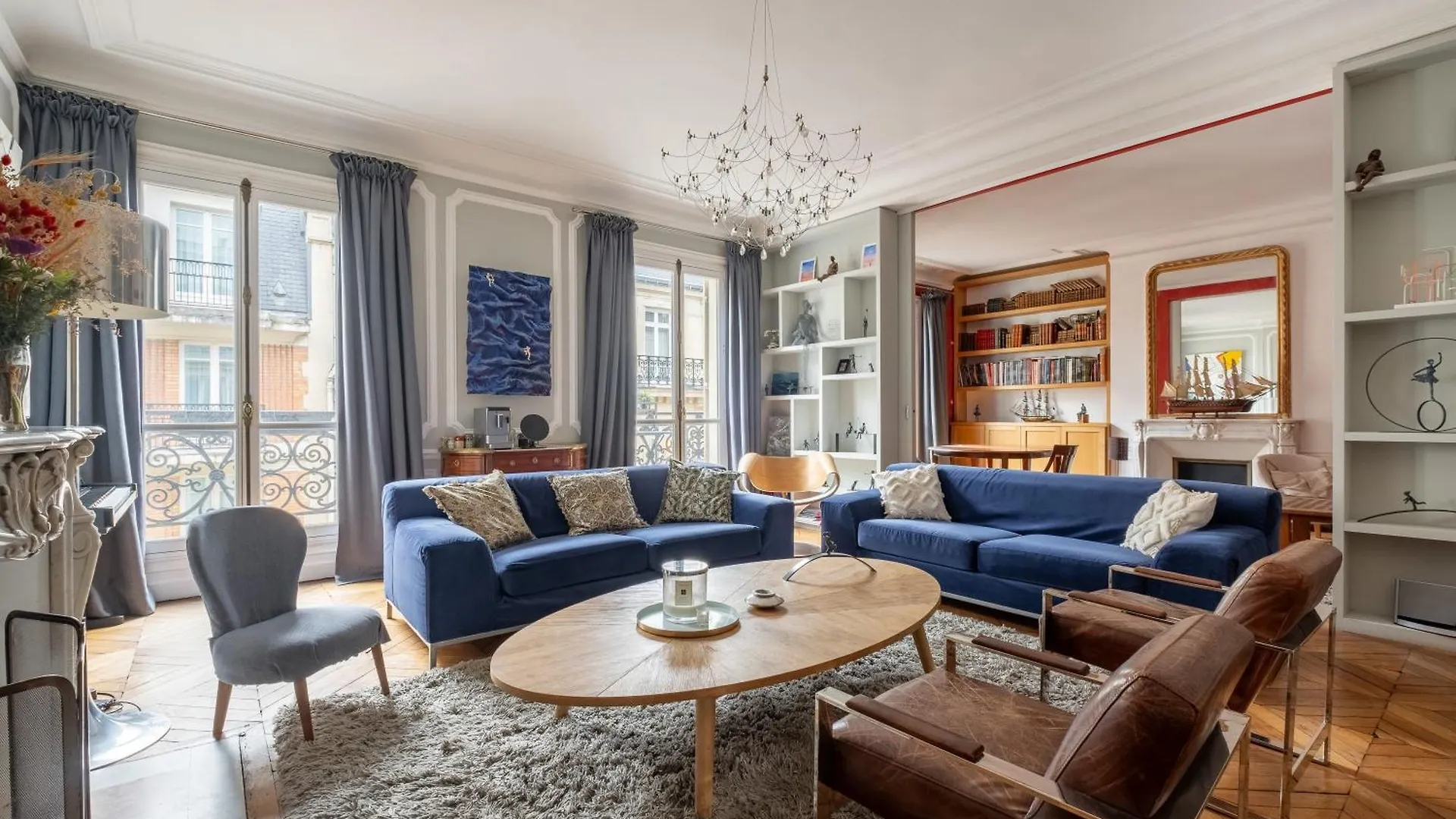 Apartment Veeve - The Artist's Paris