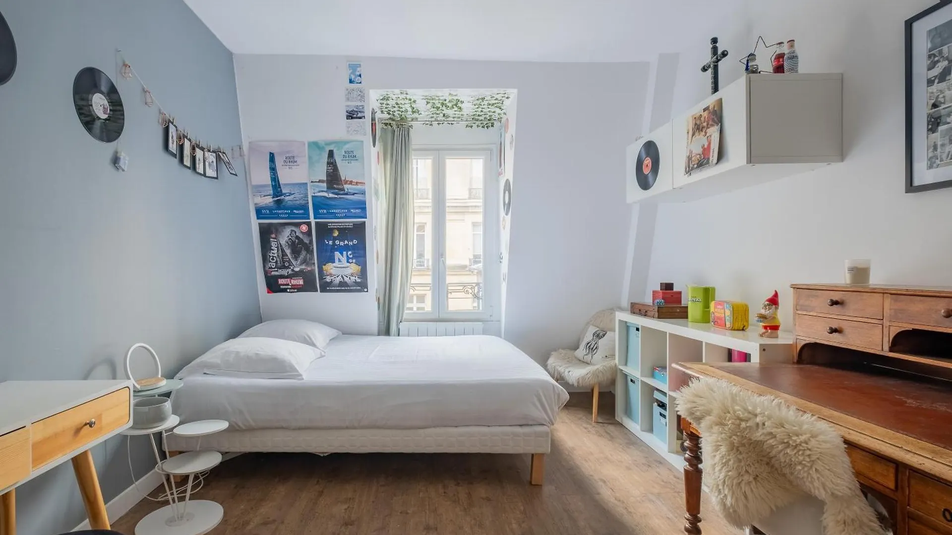 Apartment Veeve - The Artist's Paris