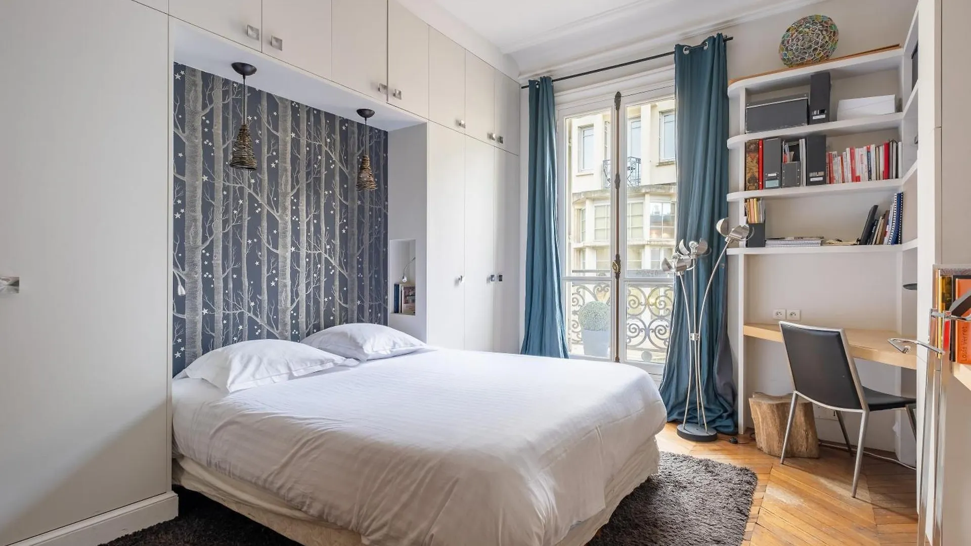 Apartment Veeve - The Artist's Paris
